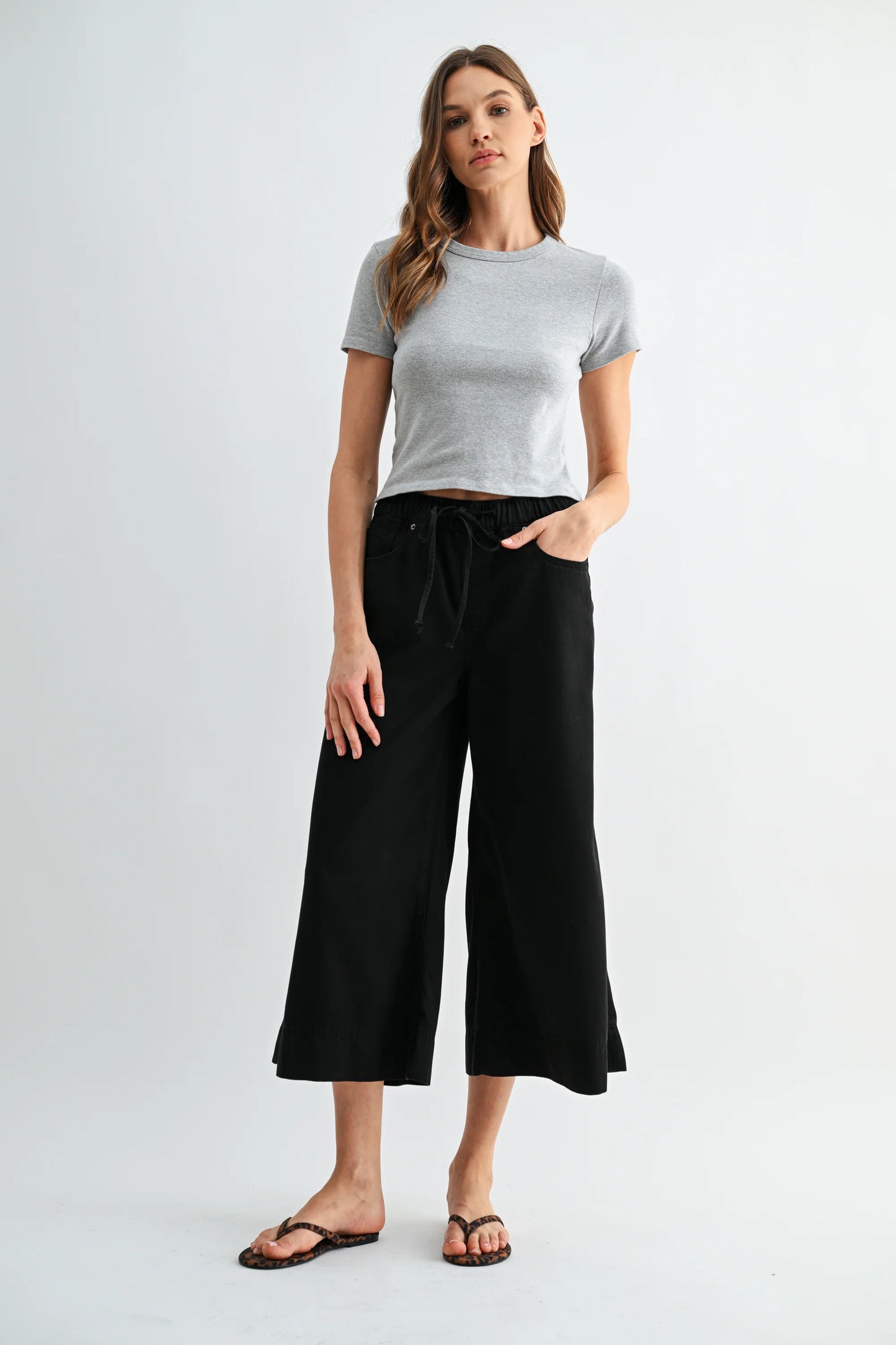 Cropped Wide Leg Jogger