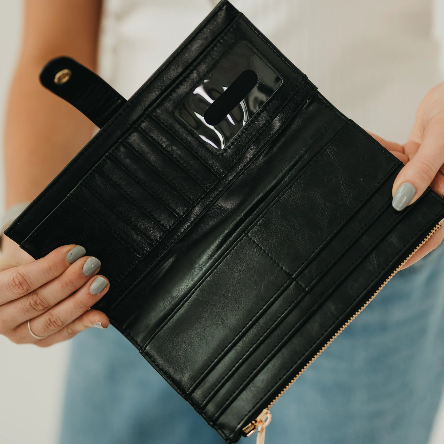Essentials Wallet by Pretty Simple