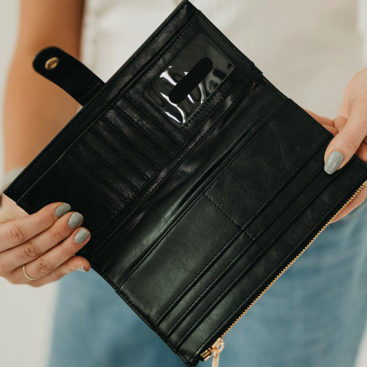 Essentials Wallet by Pretty Simple