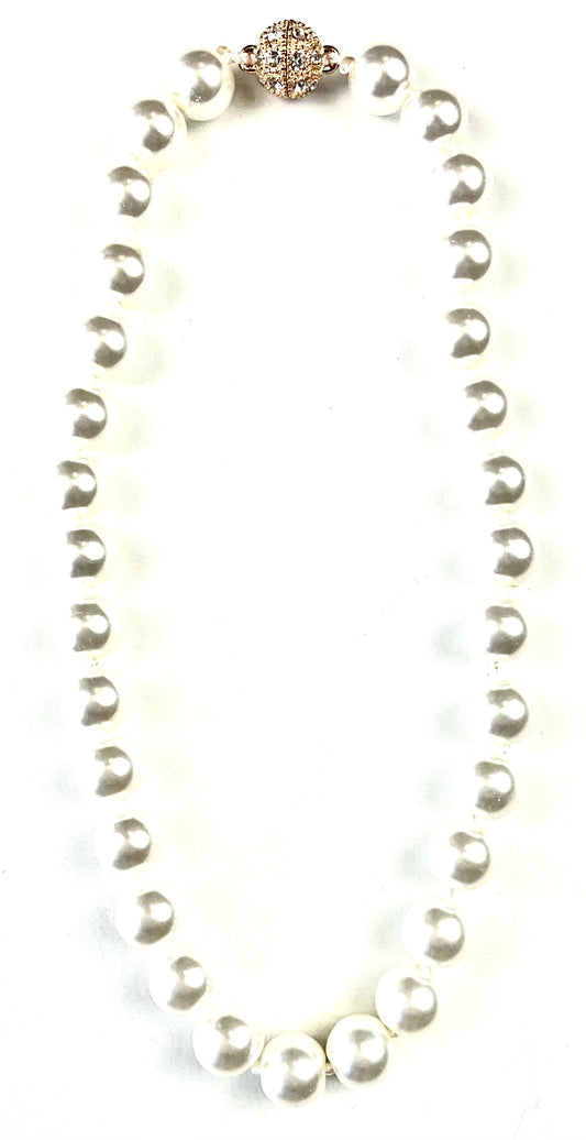 Simple Pearl Necklace from Lost and Found