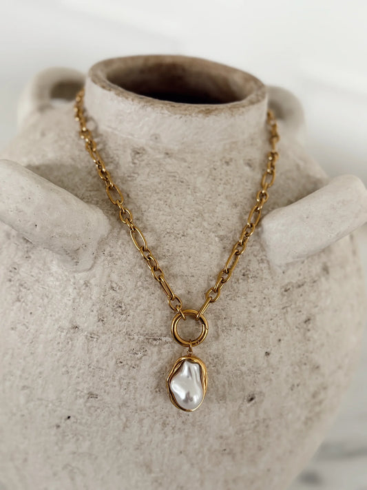 The Cassidy Pearl Necklace