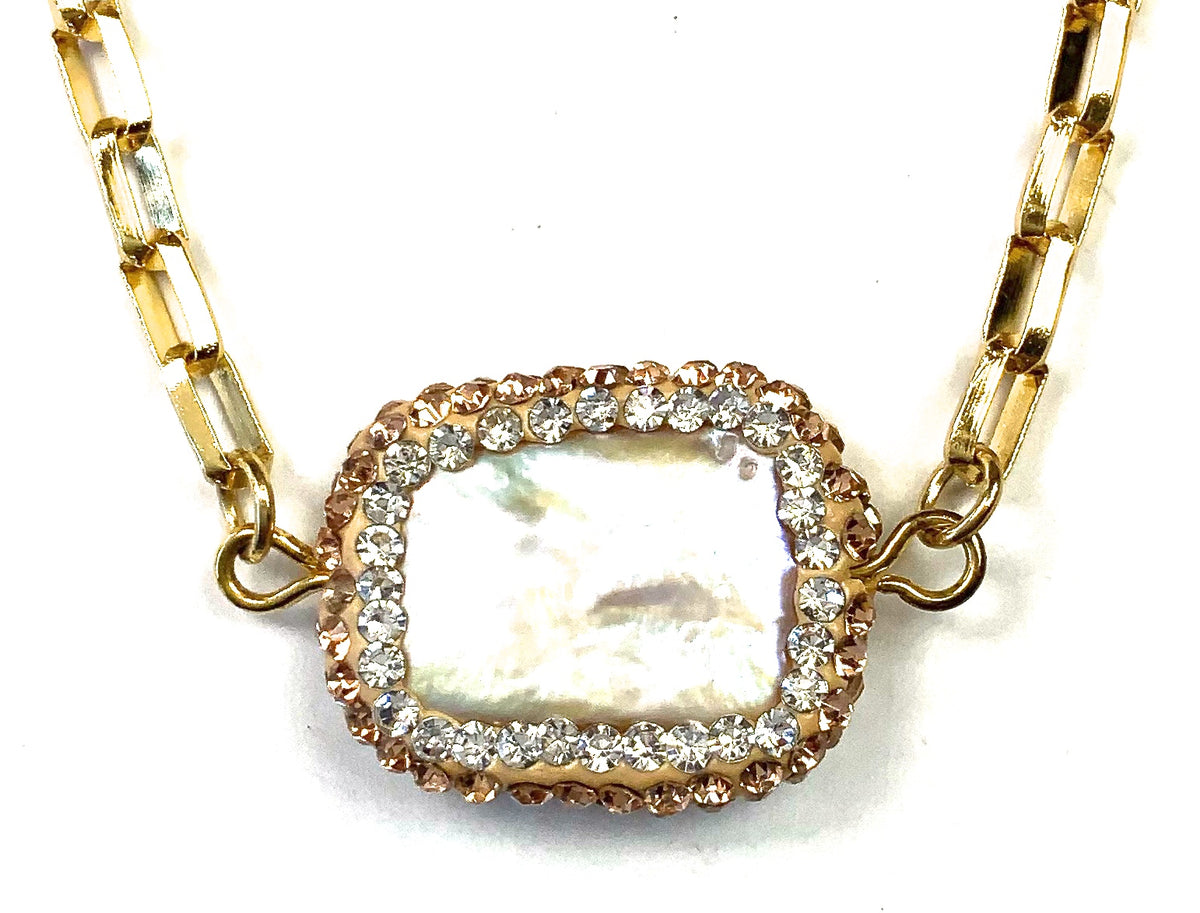 Box Chain with Gold and Freshwater Pearl Details Necklace