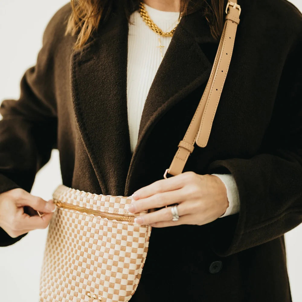 The Minamalist Vegan Leather Crossbody Strap